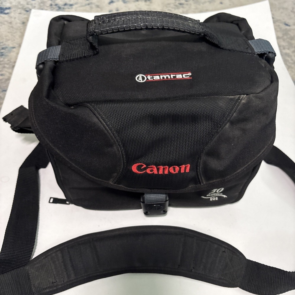 Canon Tamrac Camera Bag 30 Million EOS Padded Bag Shoulder Strap EUC